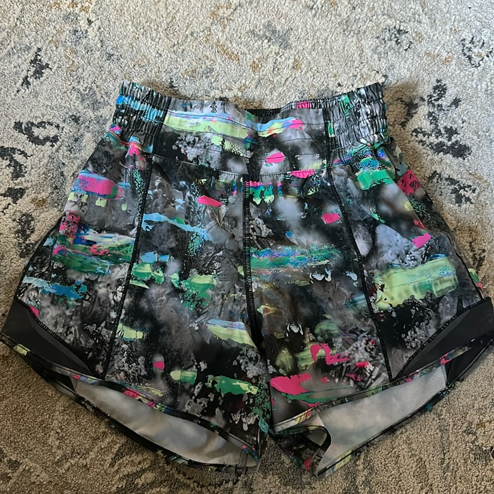 Lululemon Hottie Hot shorts